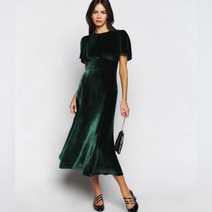 Reformation Quinne Velvet Dress in Forest Green - Rare, sold out online